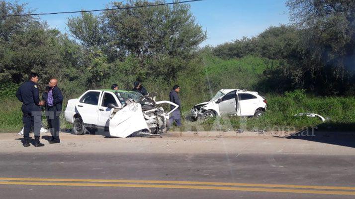 Las imaacutegenes del violento accidente que se cobroacute cuatro vidas