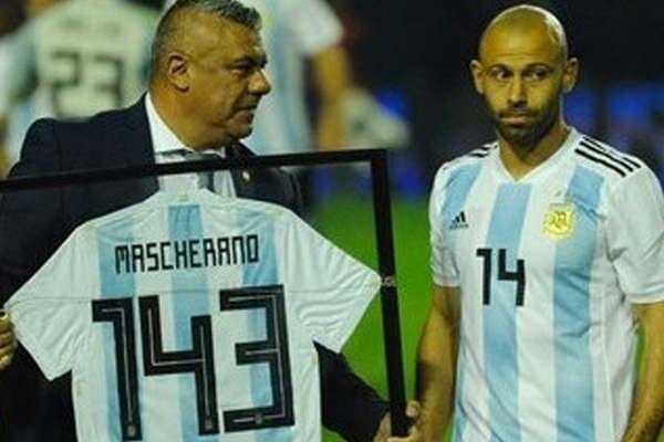 Mascherano el jugador con maacutes presencias  en la seleccioacuten