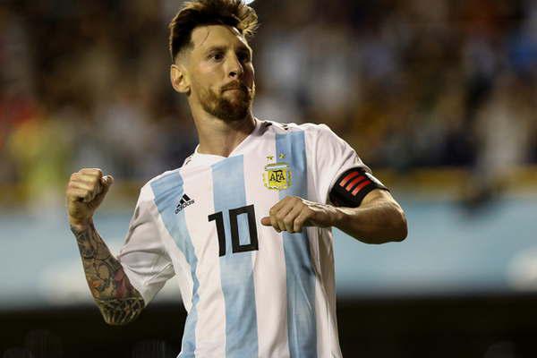 Cumplioacute el traacutemite con Messi en llamas