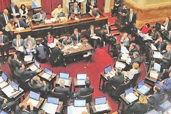 El Senado votaba la ley sobre tarifas que seraacute vetada por el presidente Macri