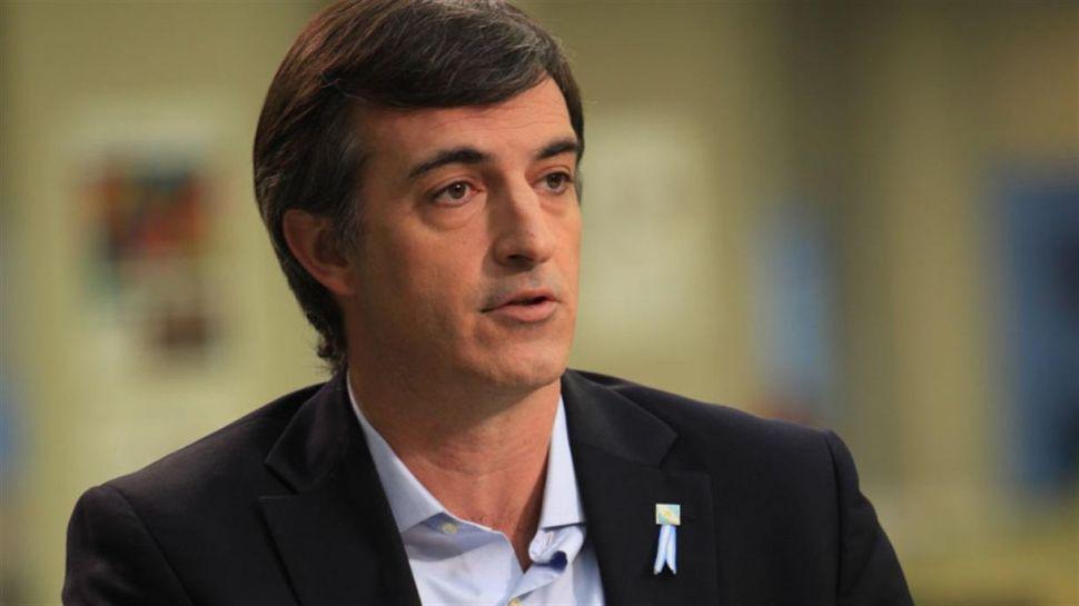 El senador Esteban Bullrich fue operado de urgencia por apendicitis