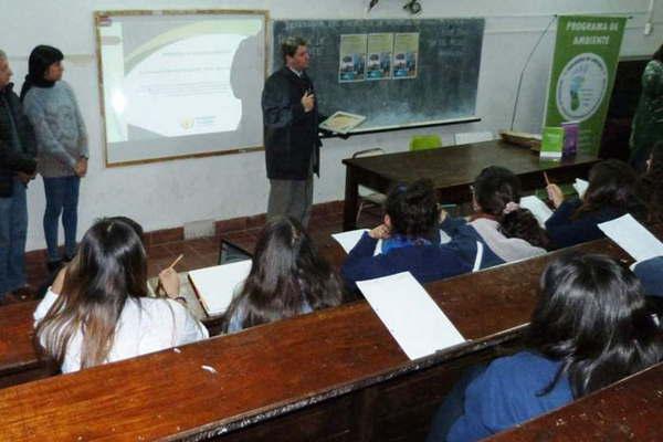 El programa Ambiente  llegoacute a la Escuela Normal