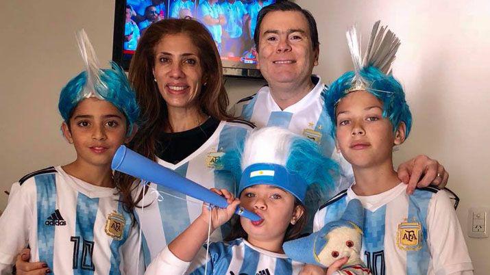 El gobernador se mostroacute alentado a Argentina en familia