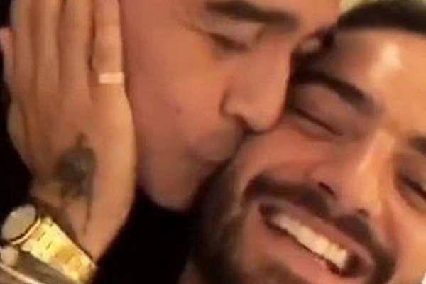 Maradona a los besos con Maluma en Rusia 