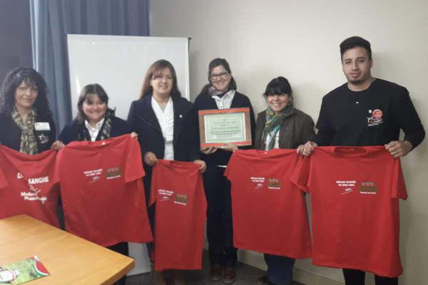 La Fundacioacuten Hamburgo entregoacute donaciones al Centro Provincial de Sangre