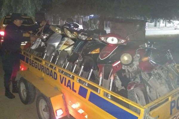 Secuestran maacutes de 70 motocicletas en operativos de control