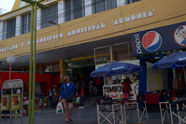 El mercado Armoniacutea se prepara para vivir un julio recargado por el aniversario de Santiago