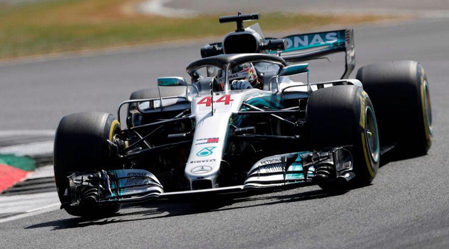 Mercedes domina los ensayos libres en Silverstone