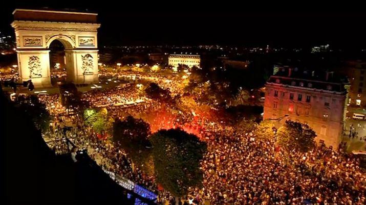 Millones de franceses celebraron el pase a la final en las calles