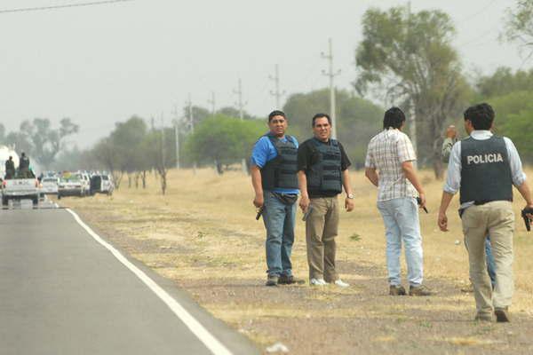 Hacen boquete en una casa y robaron colchas dos laacutetigos y otros bienes 