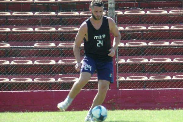 Almagro continuacutea trabajando en el armado de su plantel