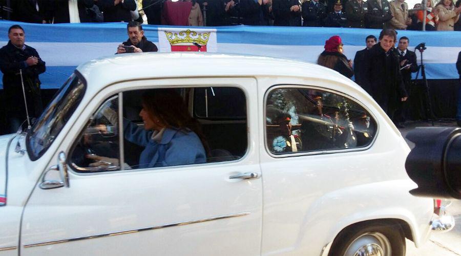 Claudia de Zamora participoacute de la fila del club del Fiat 600