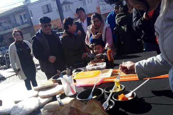 Sabores de Riacuteo Hondo estuvieron presentes en el Almaceacuten Campesino