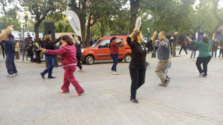 VIDEO  Que siga el baile- queacute actividades restan en el mes de Santiago