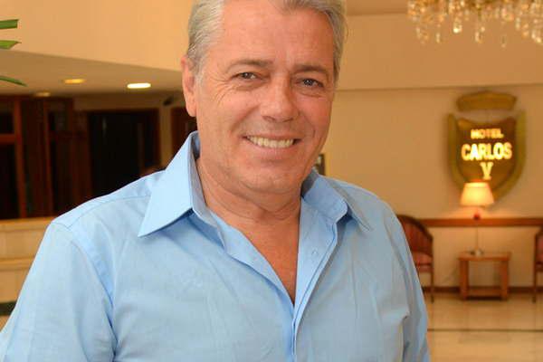 Silvestre vuelve al Amerian con su obra 