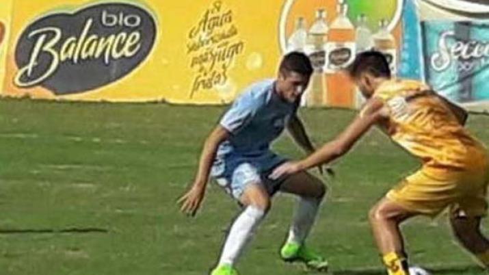 Mitre le ganoacute un amistoso a la reserva de Atleacutetico Tucumaacuten