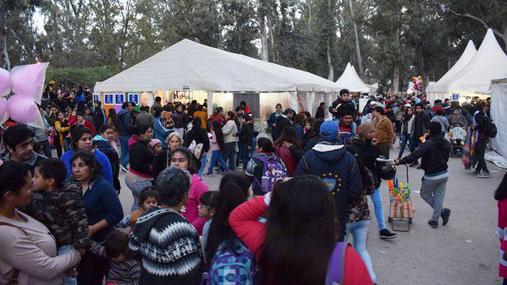 Uacuteltimo finde de la Feria Artesanal- miraacute quieacutenes actuaraacuten