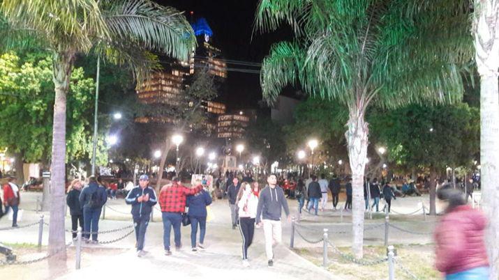 VIDEOS  Miraacute coacutemo se vive la noche en las ciudades de Santiago del Estero