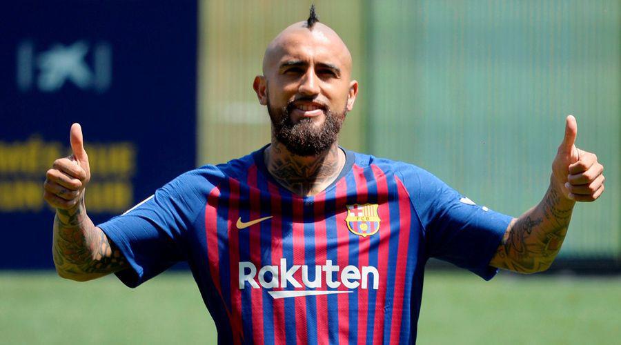 Video  El primer diacutea de Arturo Vidal en Barcelona