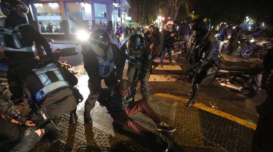 Aborto legal- Hubo incidentes y ocho detenidos frente al Congreso