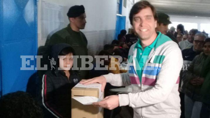 Emitioacute su voto el candidato a intendente Jorge Mukdise