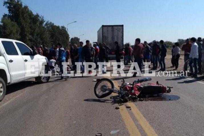 En el primer accidente un auto empleado como taxi colisionó a un motociclista