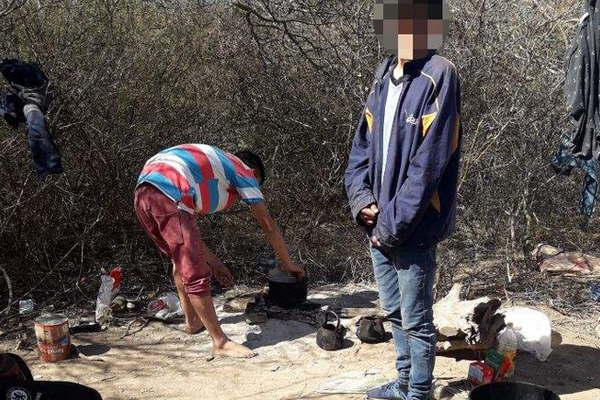 Los tres imputados por explotar a 16 joacutevenes optaron por el silencio