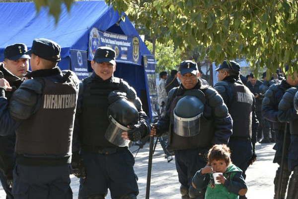 La Policiacutea de la Provincia dio inicio a su semana de festejos 