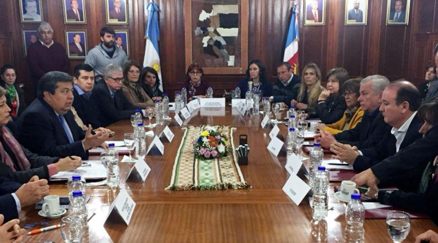 Legisladores nacionales se reunieron con directivos de la UNSE