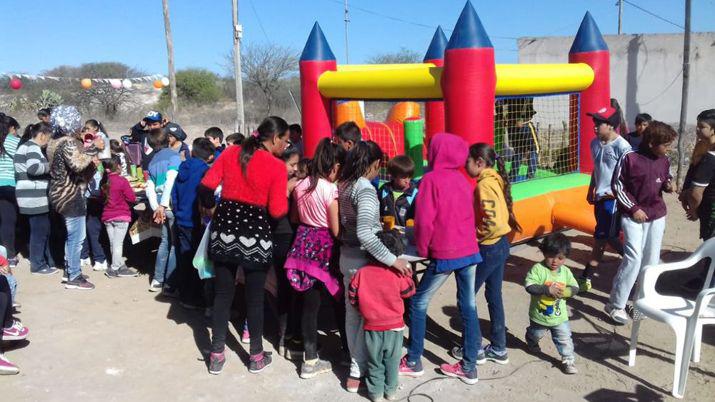 La iglesia evangeacutelica Vid verdadera homenajea a los nintildeos