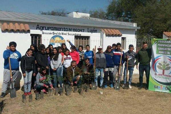 Plantando Futuro compartioacute una jornada con el agrupamiento 86047