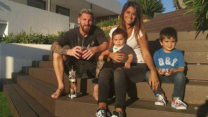 Difunden fotos familiares e ineacuteditas de Lionel Messi