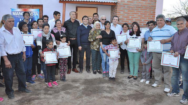 Entrega de viviendas sociales en Manogasta