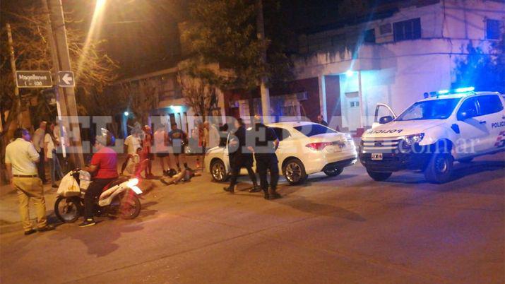 Motociclista terminó herido al chocar con un automóvil