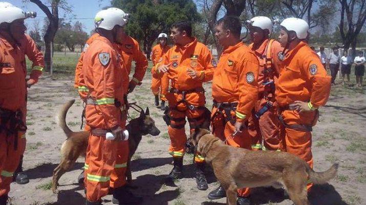 Perros de la policiacutea santiaguentildea buscaraacuten a un franceacutes desaparecido en Salta