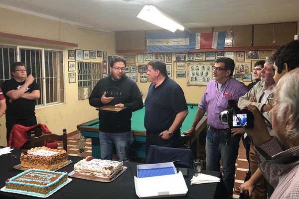 Alberto Fernaacutendez visitoacute el Club de Cazadores de Santiago del Estero