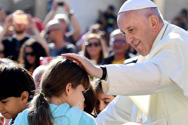 El papa Francisco comparoacute el aborto con contratar a un sicario