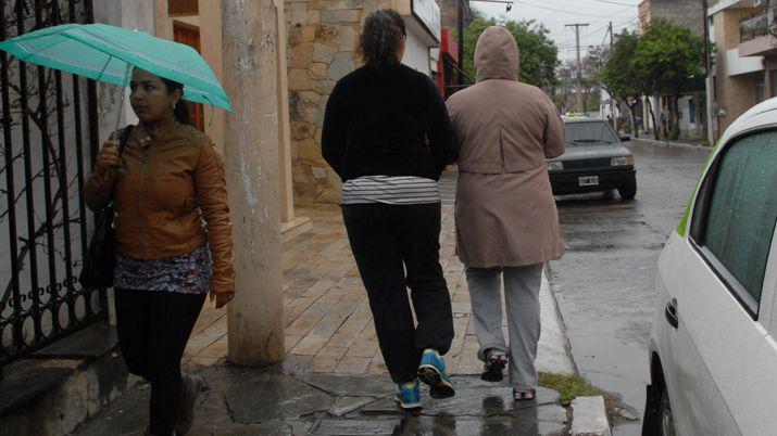 Enterate hasta cuaacutendo seguiraacute la lluvia