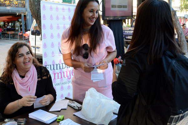 Continuacutean las actividades en el Mes de la Salud de la Mujer 