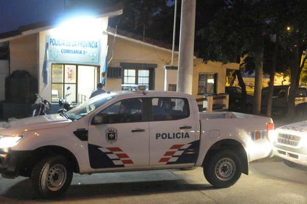 Protagonizoacute un choque y propinoacute golps de puntildeo a una joven conductora