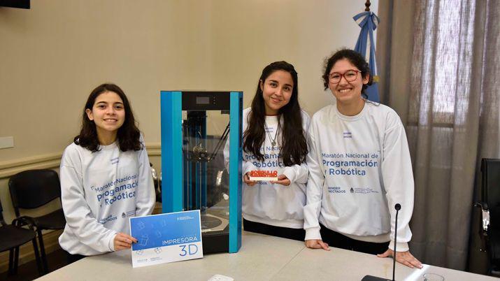 Santiaguentildeos ganadores de la Maratoacuten de la Roboacutetica viajan a Estados Unidos