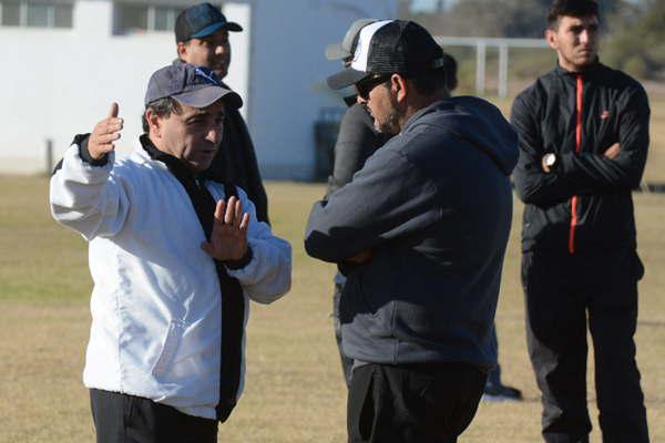 Gustavo Coleoni ensaya variantes en el mediocampo para el duelo del domingo ante Olimpo de Bahiacutea Blanca