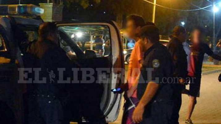 La Policía desalojó una fiesta clandestina en el barrio Siglo XXI