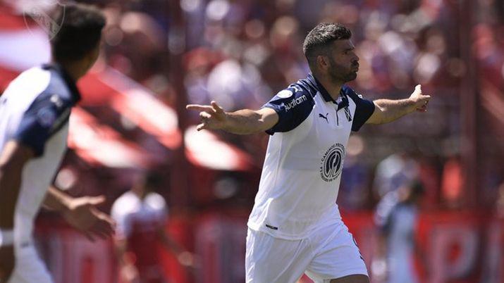 El Puma festejó por doble ante Argentinos Juniors