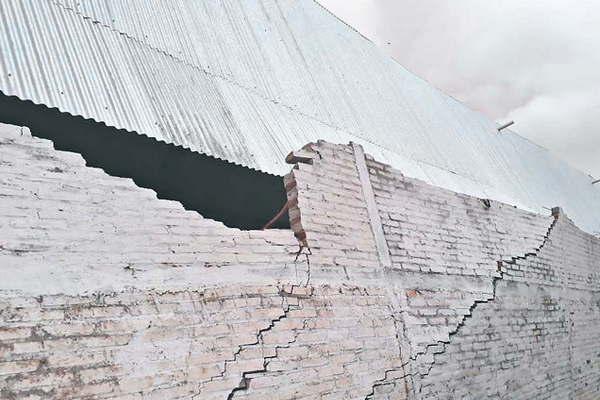 Los clubes de Fernaacutendez tambieacuten padecieron el tornado