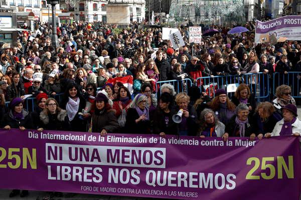 Una multitud se manifestoacute contra la violencia machista