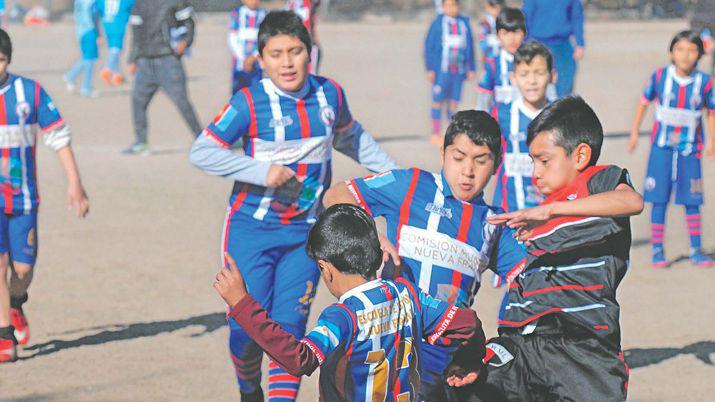 Mantildeana y el viernes se completaraacute la fase regular del Torneo Clausura