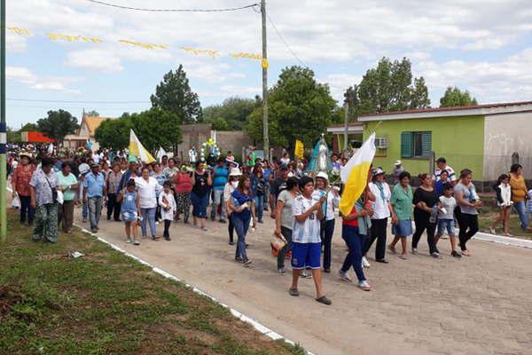 La auteacutentica Virgen del Valle  visitoacute a sus devotos de Tapso