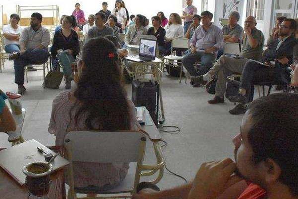 Se realizoacute un encuentro entre campesinos y universitarios en la Unse