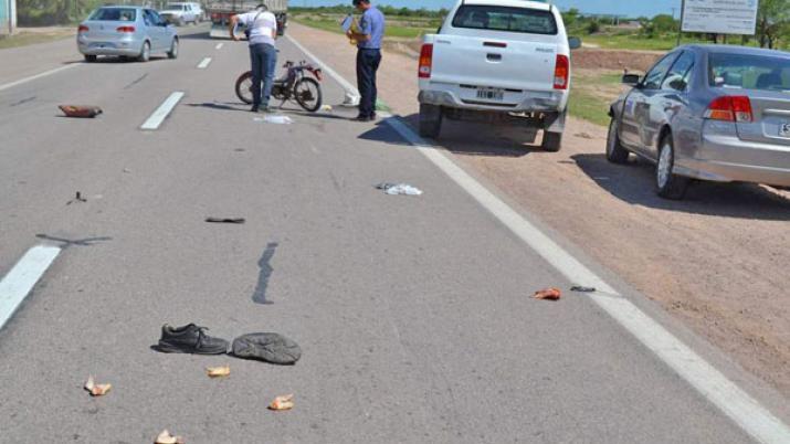 Un hombre fallecioacute al ser chocado por una camioneta